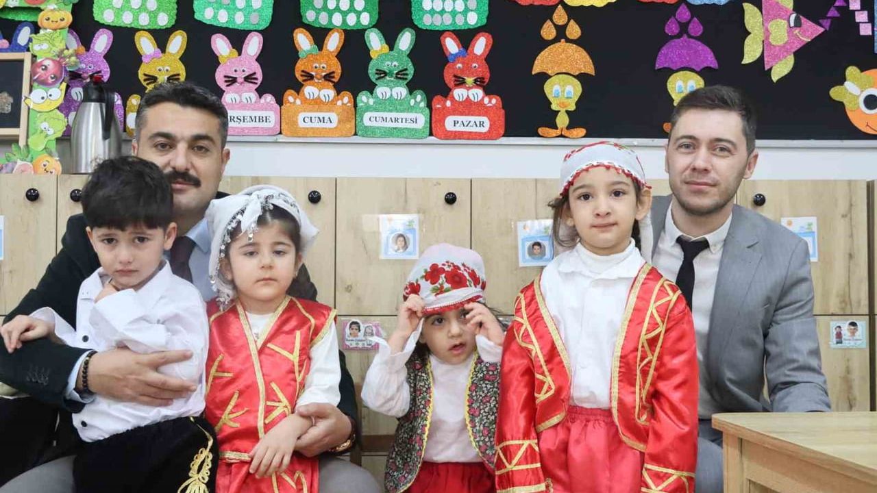 Sivas'ta Öğrencilere Süt ve Simit İkramı