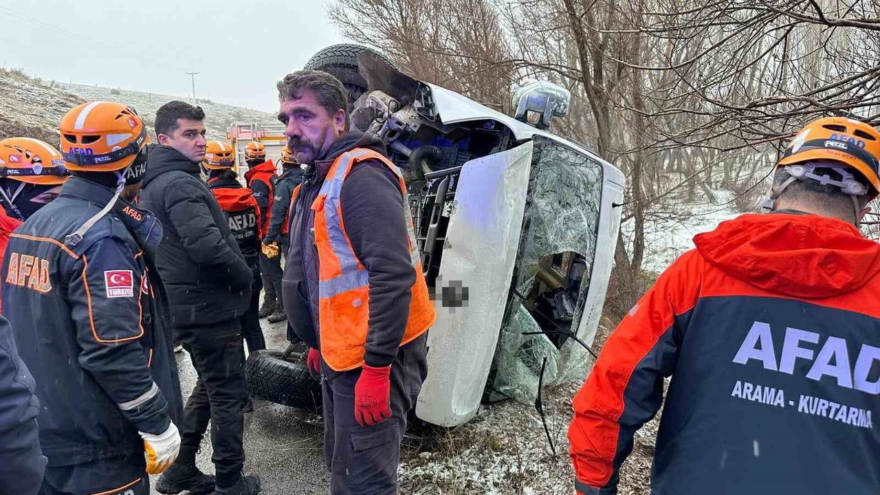 Sivas'ta Okul Servisi Kazası: 15 Yaralı