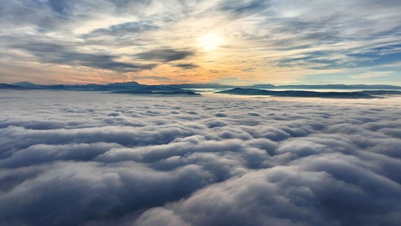 Sivas'ta Yoğun Sis Masalsı Görüntüler Yarattı