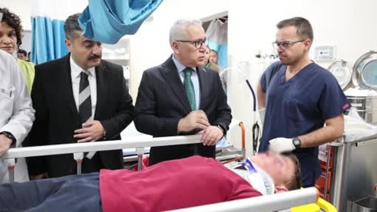 Sivas Valisi Yılmaz Şimşek'ten Yaralı Öğrencilere Ziyaret