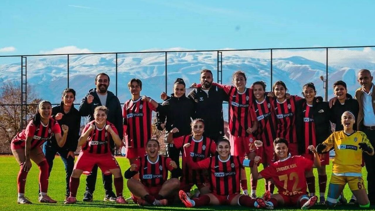 Siverek Kadınspor, Erzincan Gençler Gücü'nü 10-0 Geçti