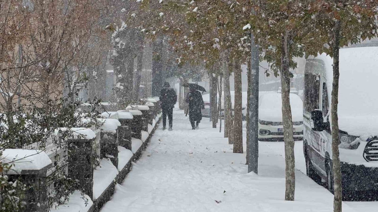 Siverek'te Kar Yağışı Sonrası Trafik Kazaları