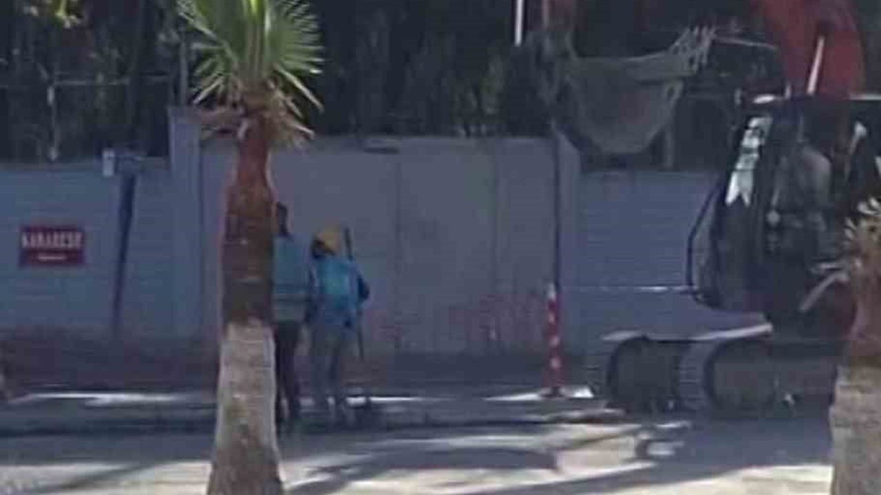 Soğuk Havada Halay Çeken İşçiler Sosyal Medya Fenomeni Oldu