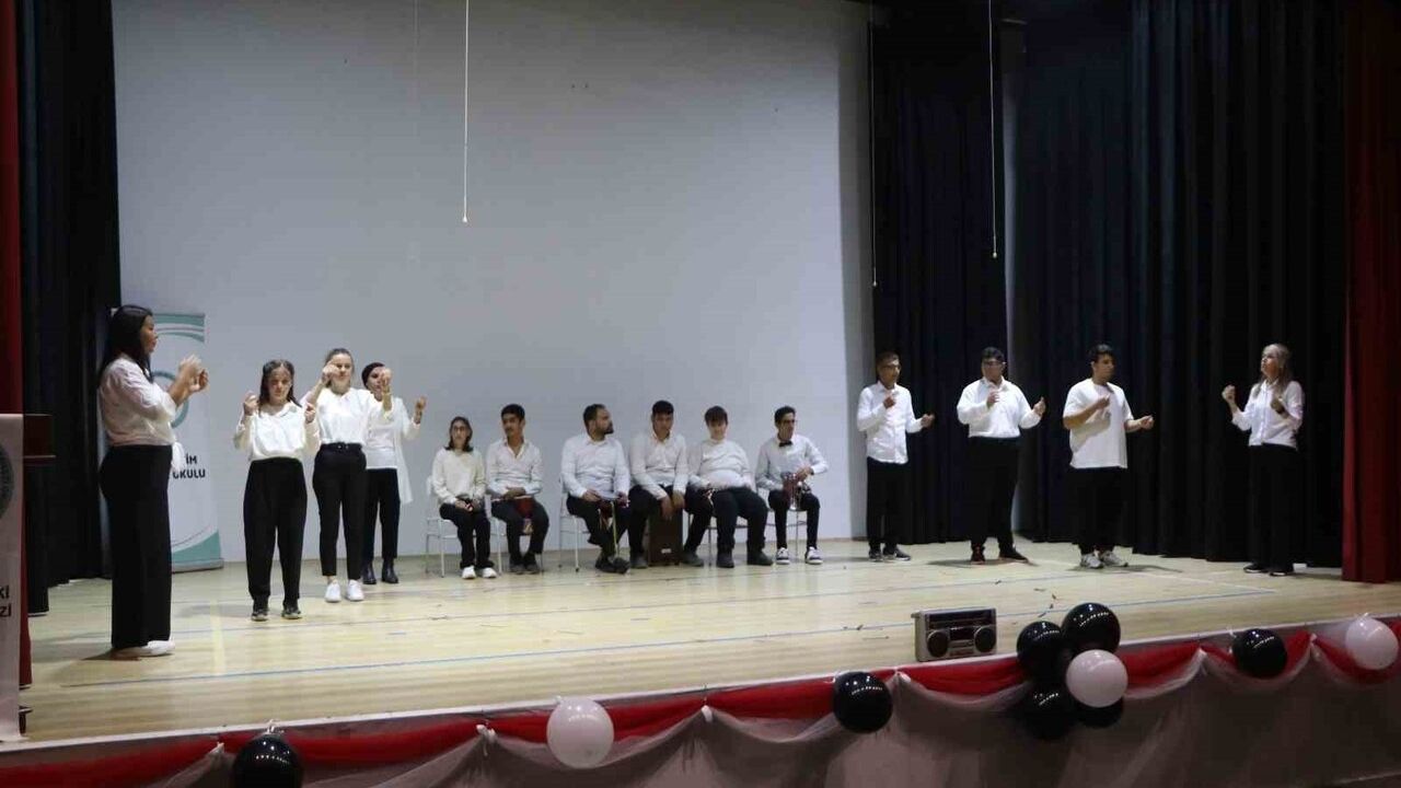 Söke'de Özel Öğrencilerden Unutulmaz Gösteri