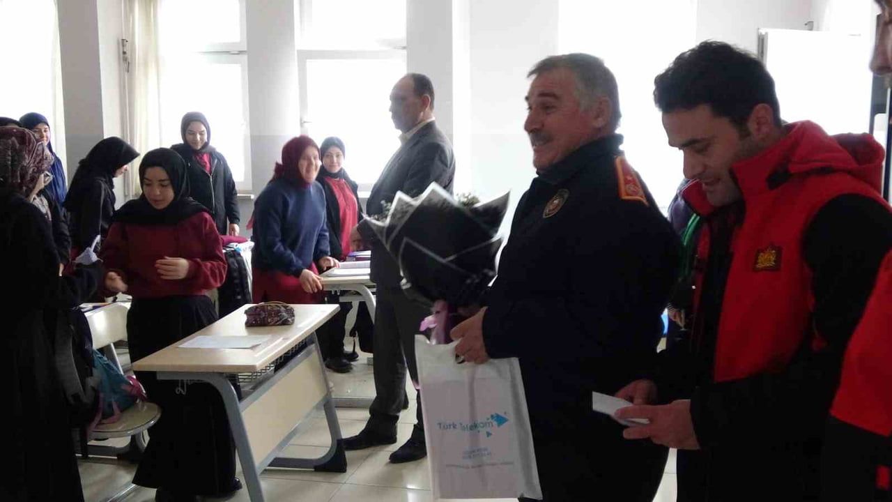 Sorgun Belediyesi İtfaiyesi'nden Öğrenciye Sıcak Sürpriz