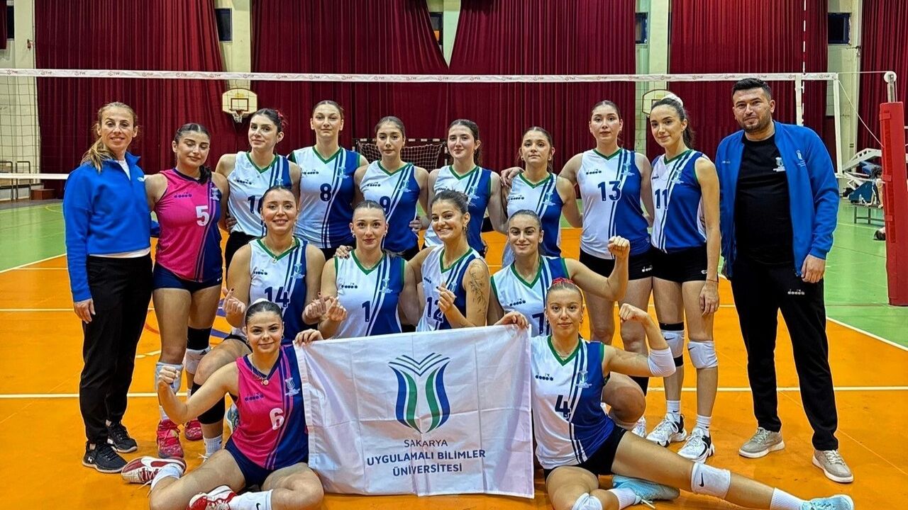 SUBÜ Voleybol Takımları Türkiye Şampiyonasında Birinci Oldu