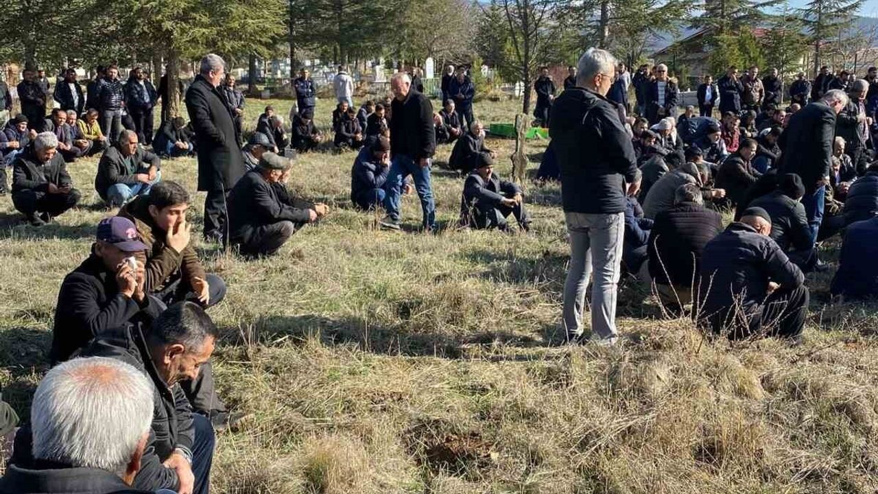 Suçsuz Yere Hayatını Kaybeden Anne Hüzünle Uğurlandı