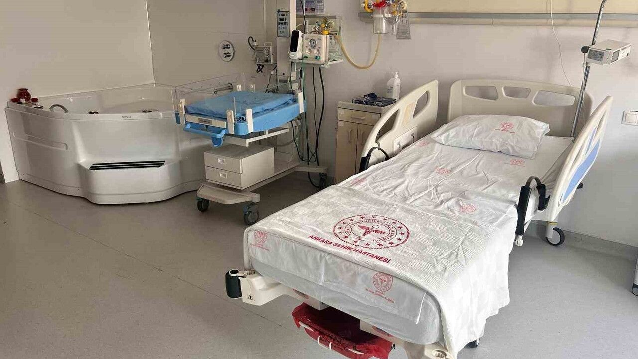 Suda Doğum Yöntemine Anne Adaylarından Yoğun İlgi