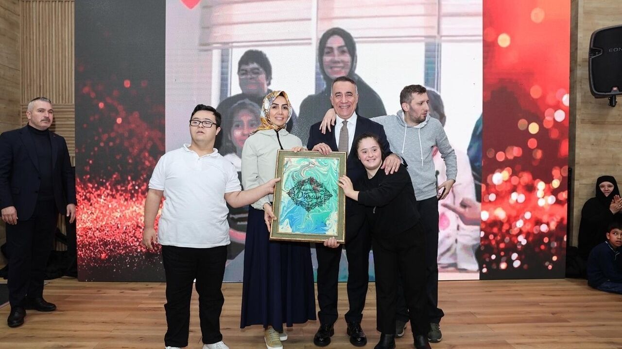 Sultangazi Belediyesi, Dünya Engelliler Günü’nde Engelli Bireylere Destek Verdi