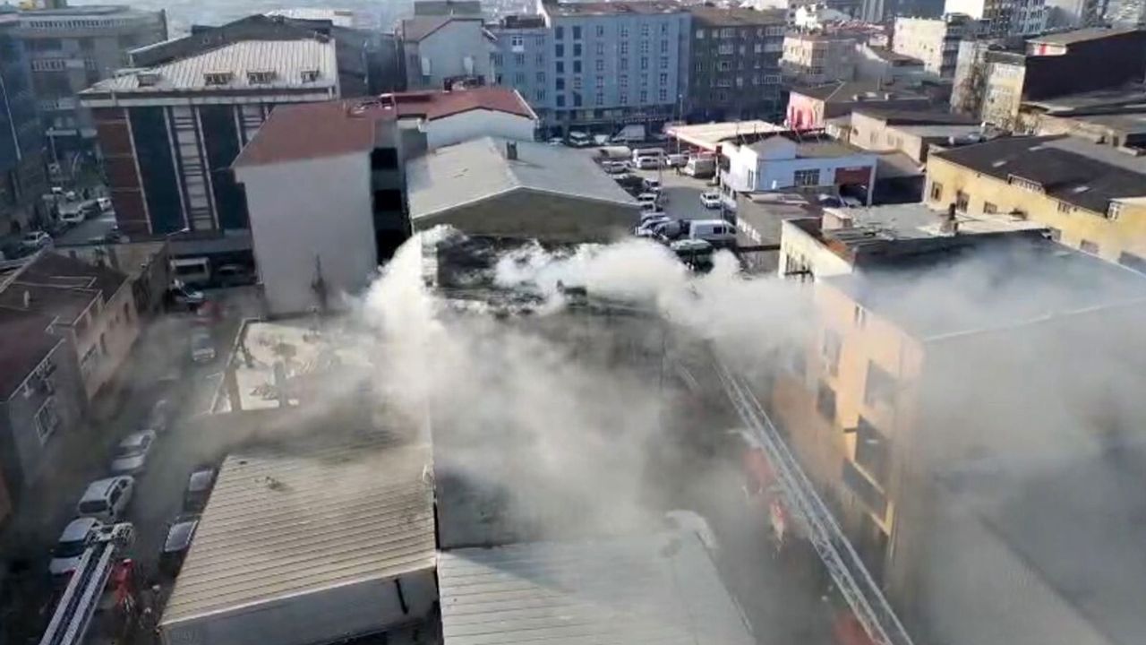 Sultangazi'de Yangın Panik Yarattı