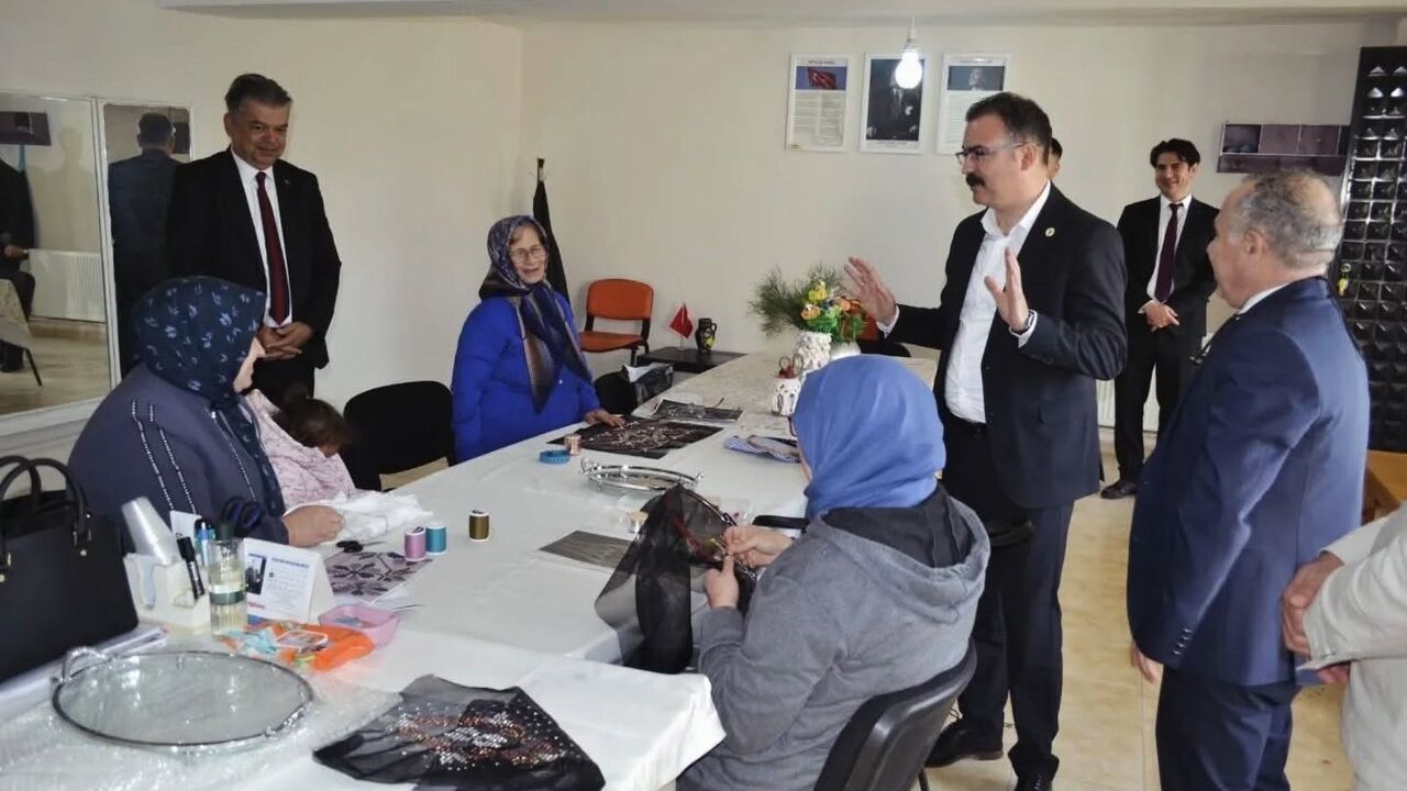 Sultanhisar Kaymakamı Ateş, Halk Eğitim Kurslarını Ziyaret Etti