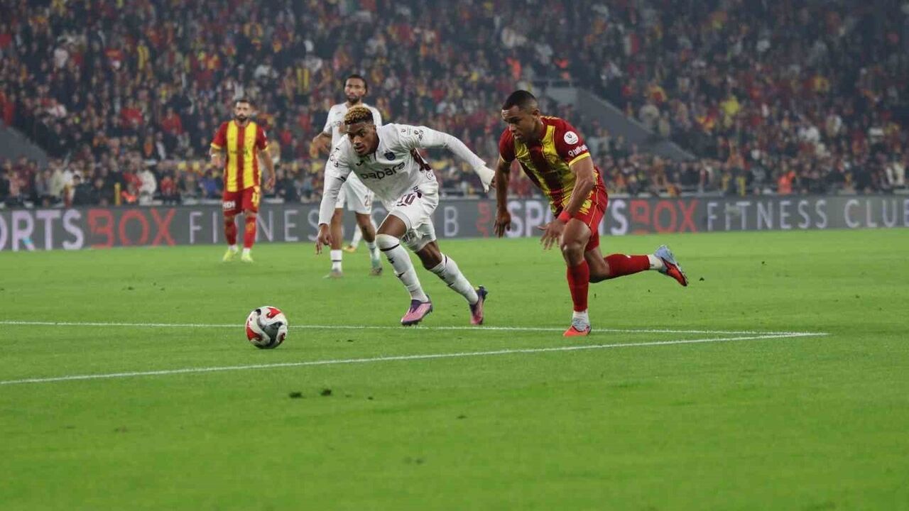Süper Lig'de Göztepe ve Trabzonspor Golsüz Beraberlikle Ayrıldı