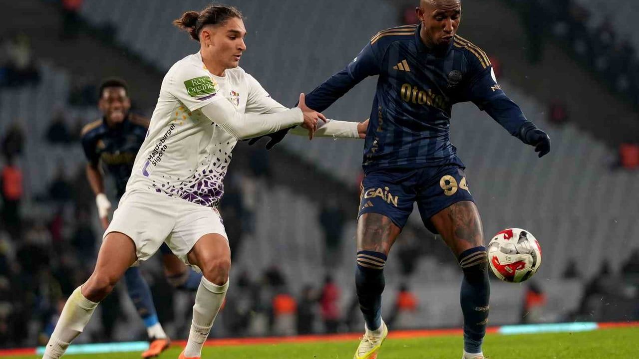 Süper Lig İlk Yarısı Sonuçlandı: Galatasaray Lider, Başakşehir Gol Krallığına Doydu