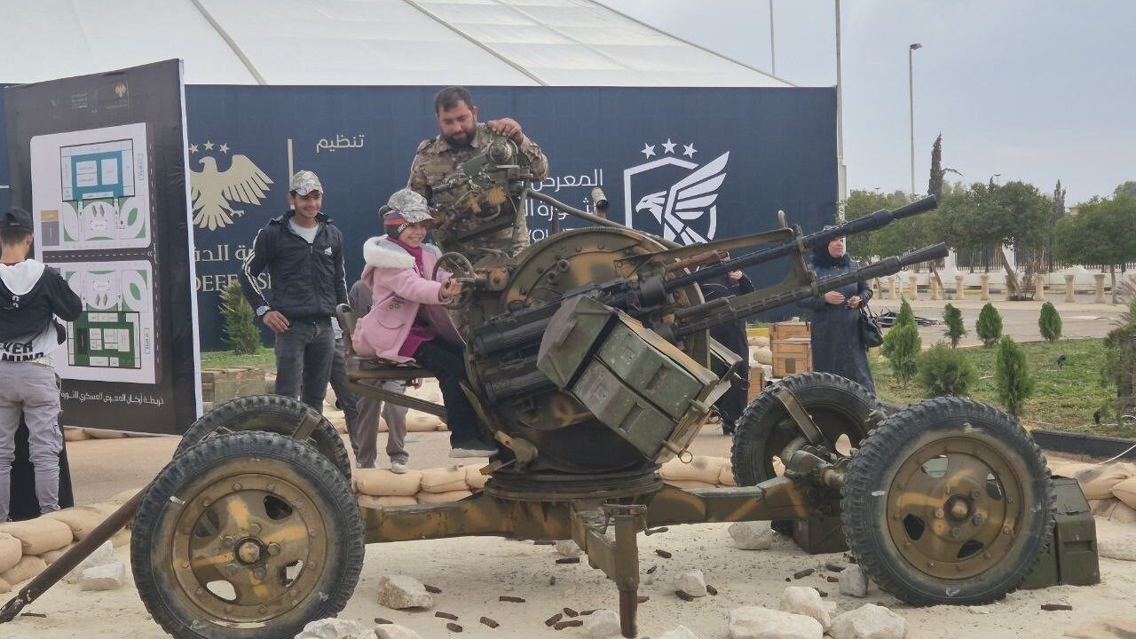 Suriye Devrimi Askeri Fuarı Şam’da Açıldı