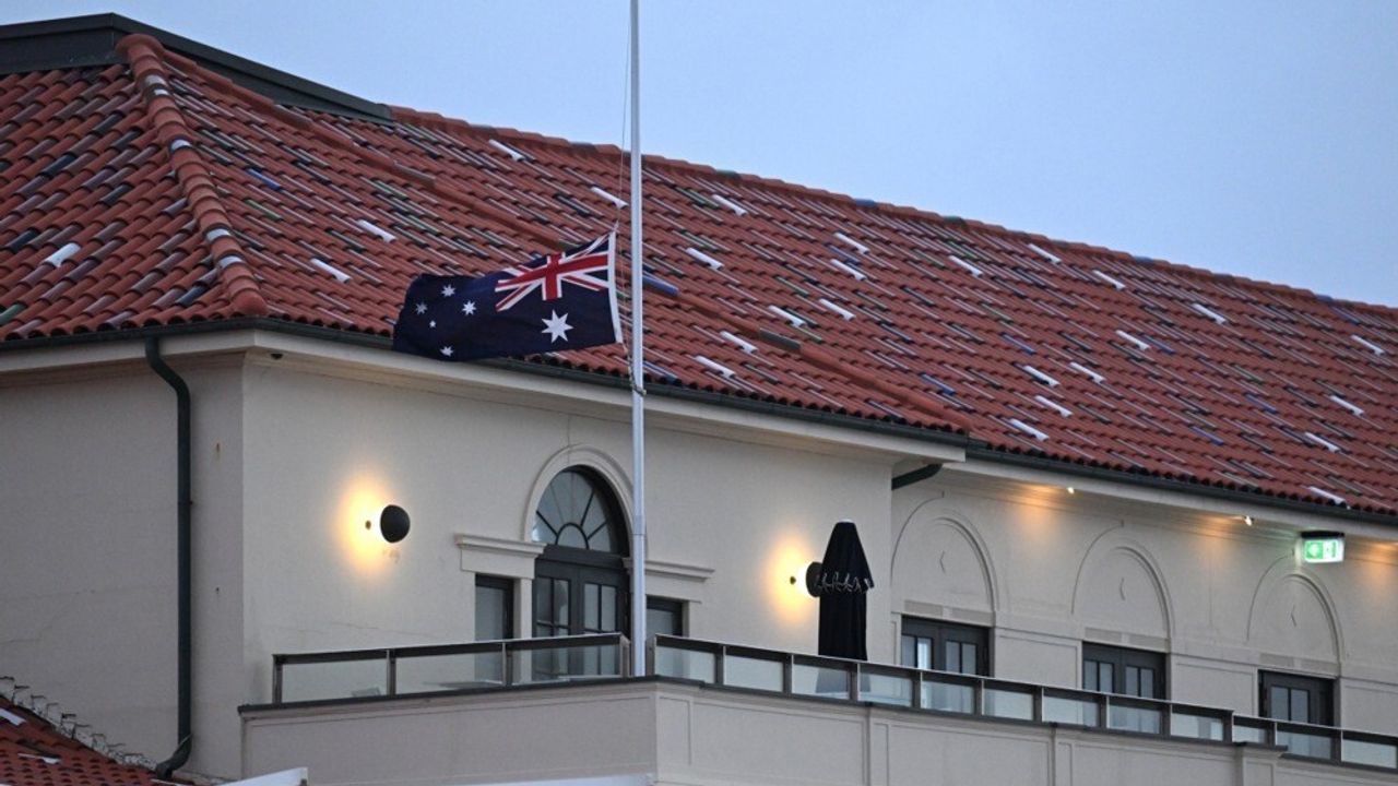 Sydney'de Plajda Gerçekleşen Silahlı Saldırı: 16 Ölü, 40 Yaralı