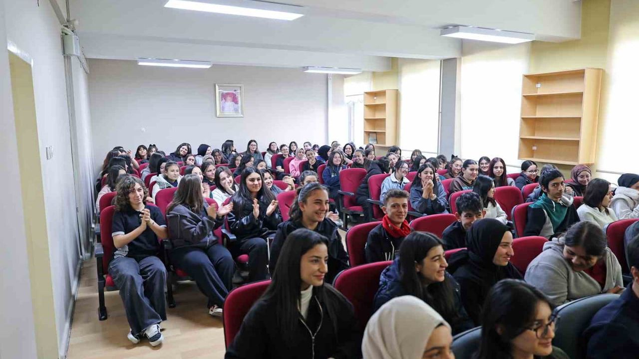 Talas Belediye Başkanı Yalçın, Gençlerle Buluştu
