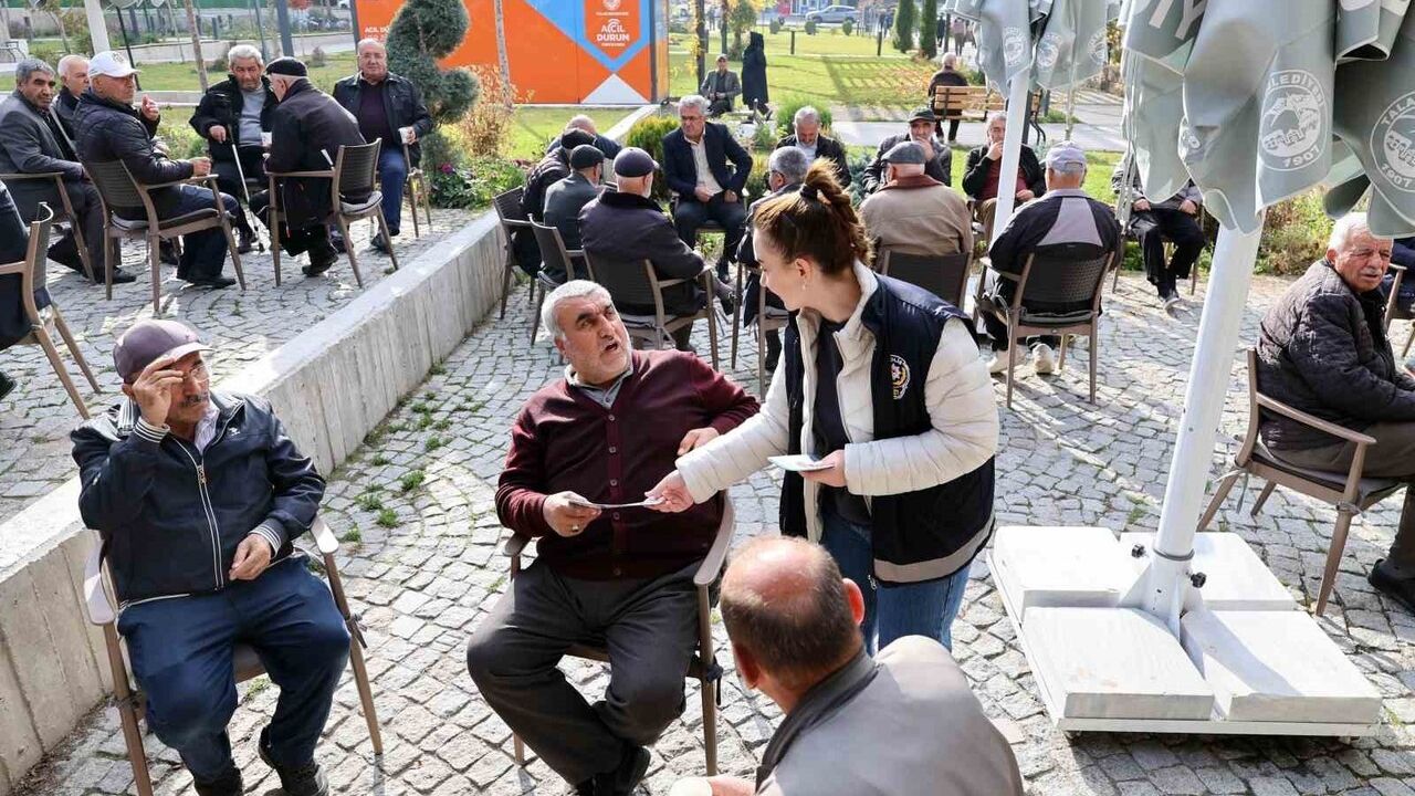 Talas Belediyesi’nden Akıllı Telefon Kullanımı Eğitimi