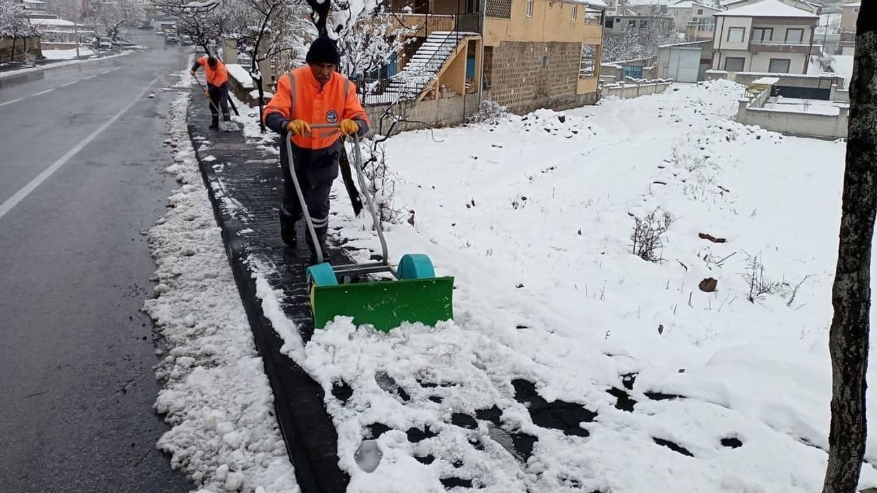 Talas'ta Karla Mücadele Çalışmaları Devam Ediyor
