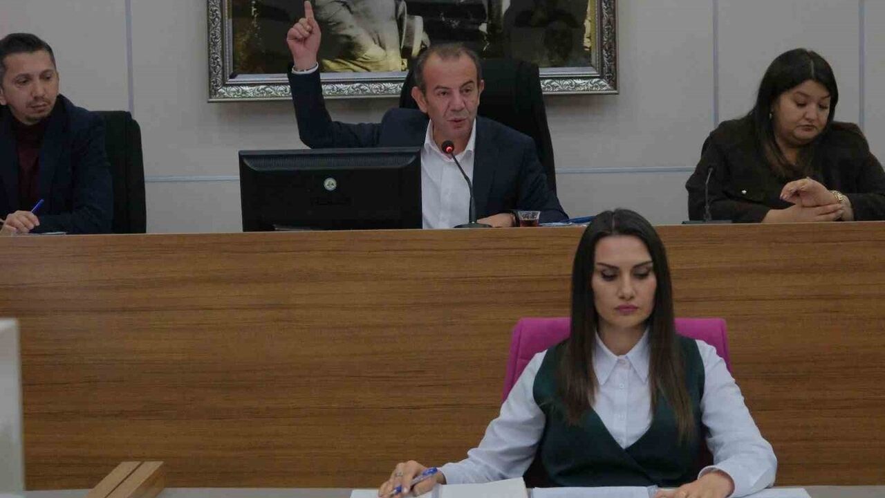 Tanju Özcan, Faruk Özlü’ye Sert Yanıt Verdi