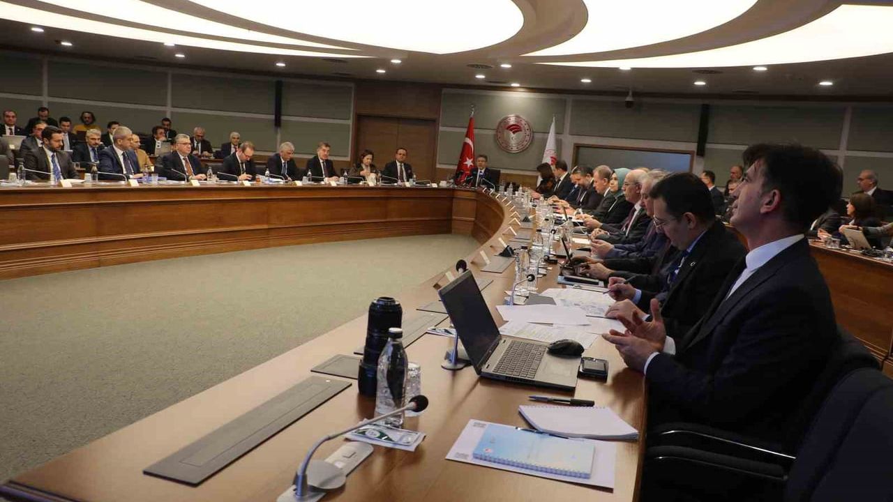 Tarım ve Orman Bakanı Yumaklı'dan Su Kanunu Vurgusu