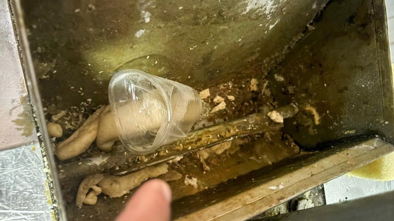 Tarsus'ta Hijyen İhlali: Kantin Ürünleri Mühürlendi