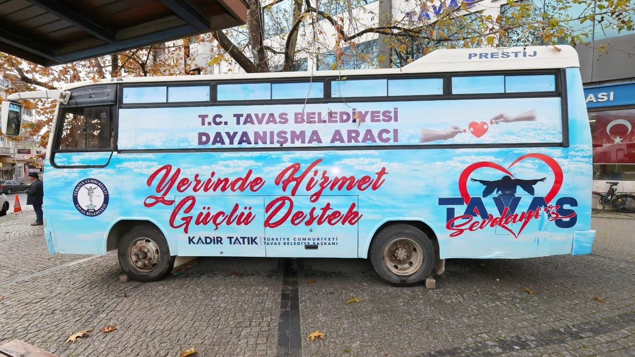 Tavas Belediyesi Dayanışma Midibüsü ile İhtiyaç Sahiplerine Destek