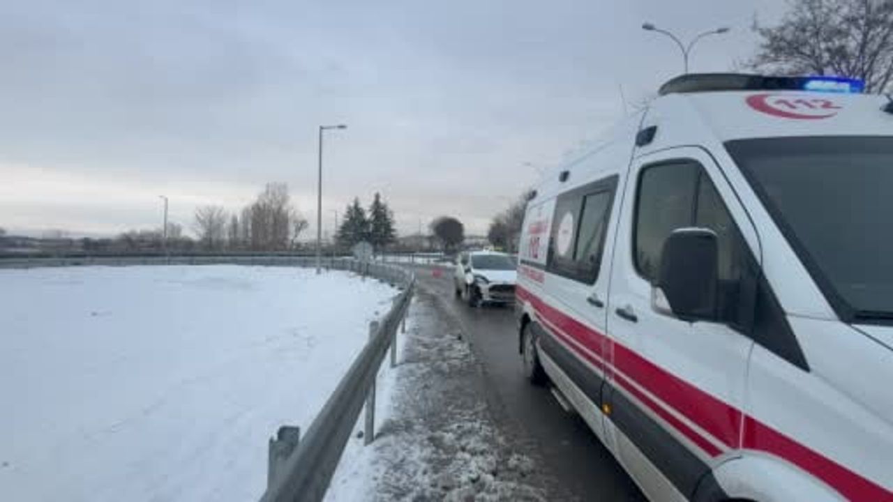 Tavşanlı'da Buzlanma Nedeniyle Kaza: Bir Yaralı