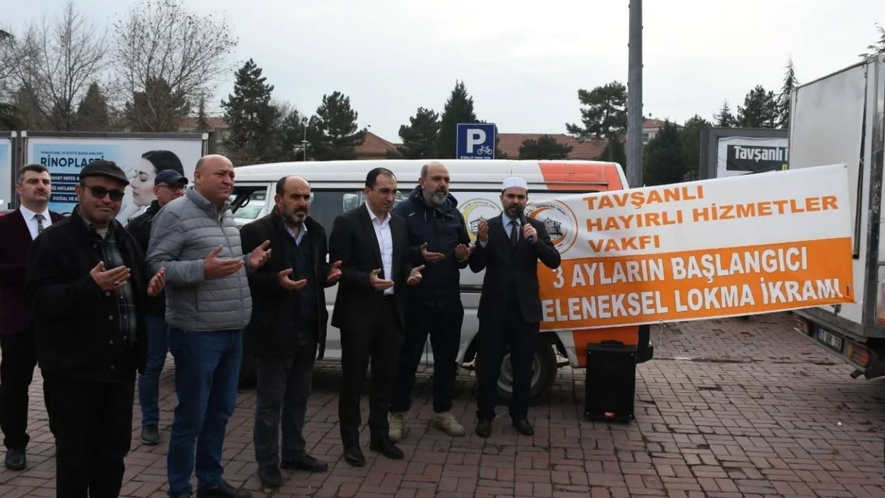 Tavşanlı'da Geleneksel Lokma İkramı Etkinliği