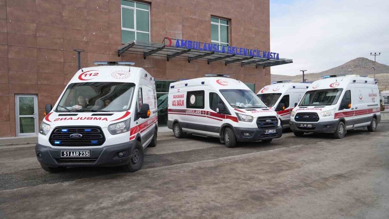 Tavuk Döner Yedikten Sonra Gıda Zehirlenmesi Geçiren 3 Öğrenci Hastaneye Kaldırıldı