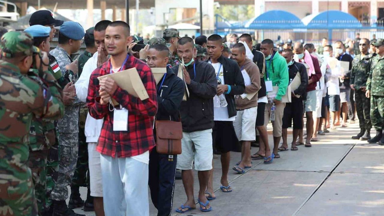 Tayland, Kamboçya Askerlerini Serbest Bıraktı