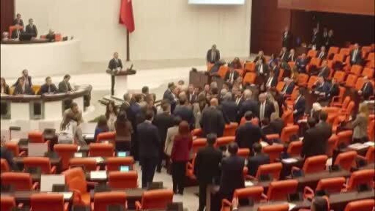 TBMM'de Bütçe Görüşmelerinde Tartışma ve İletişim Krizi