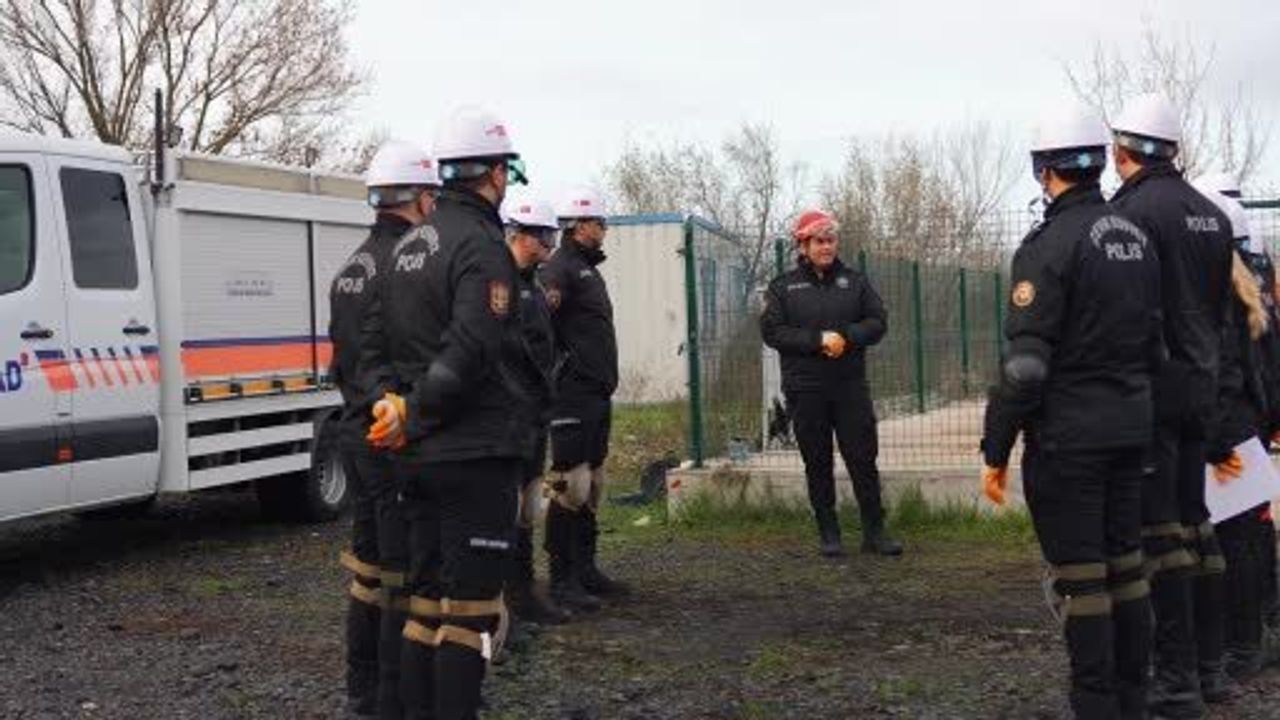 Tekirdağ'da Çevik Kuvvet Personeline Arama Kurtarma Eğitimi