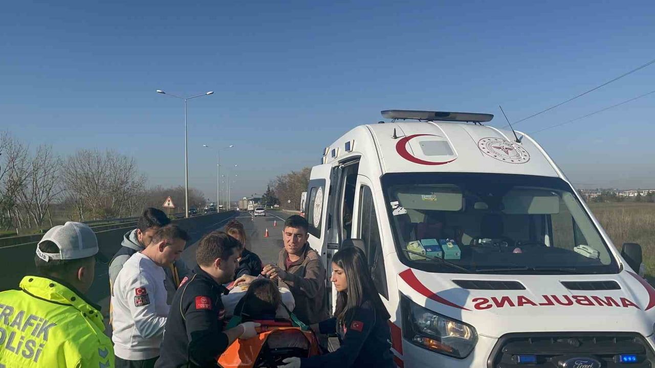 Tekirdağ'da Kontrolden Çıkan Araç Beton Bloğa Çarptı: 5 Yaralı
