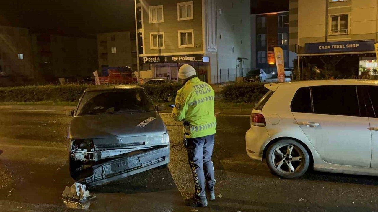 Tekirdağ’da Maddi Hasarlı Kaza Sonrası Kaçış