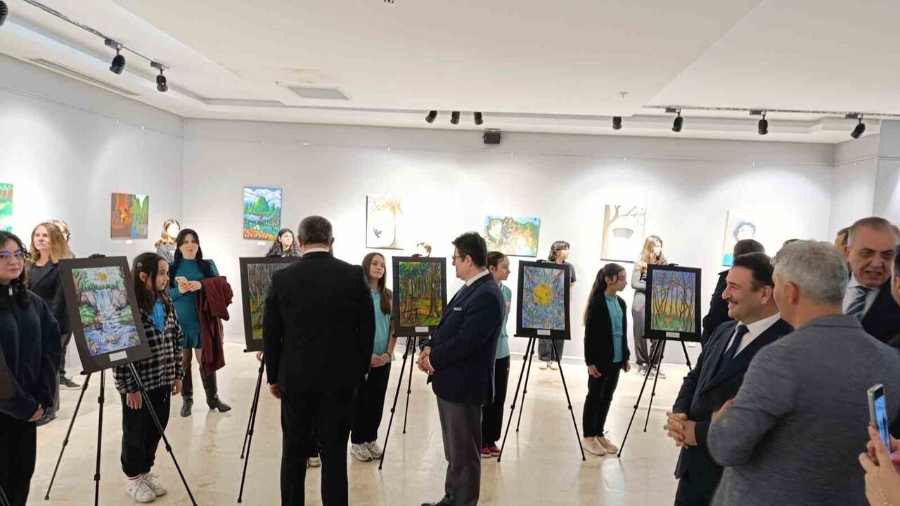 Tekirdağ'da Öğrencilerden Doğa Temalı Sergi