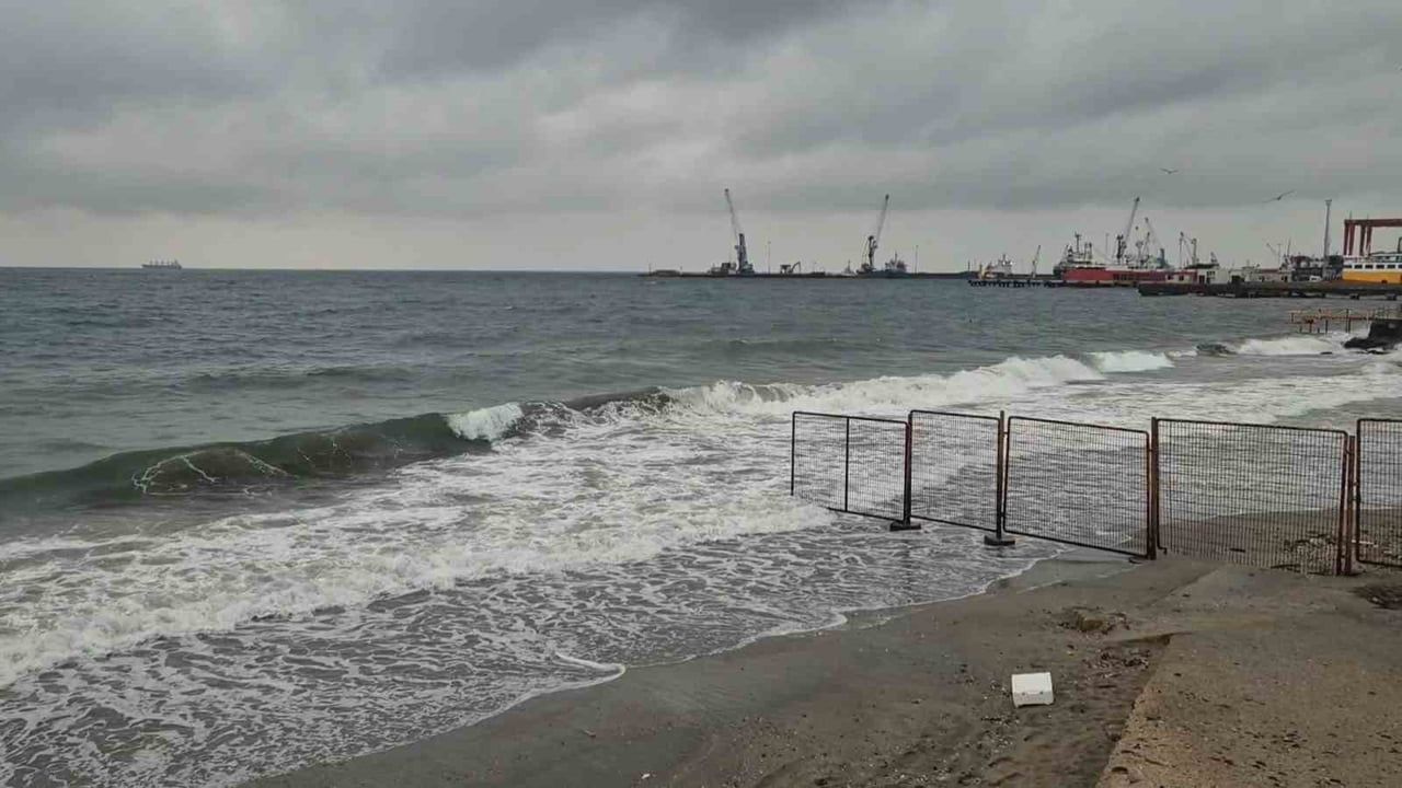 Tekirdağ'da Şiddetli Poyraz Deniz Ulaşımını Aksattı