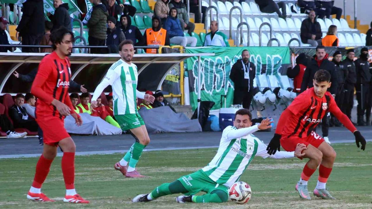 TFF 2. Lig'de Beraberlik: Muğlaspor ve Kastamonuspor 1-1