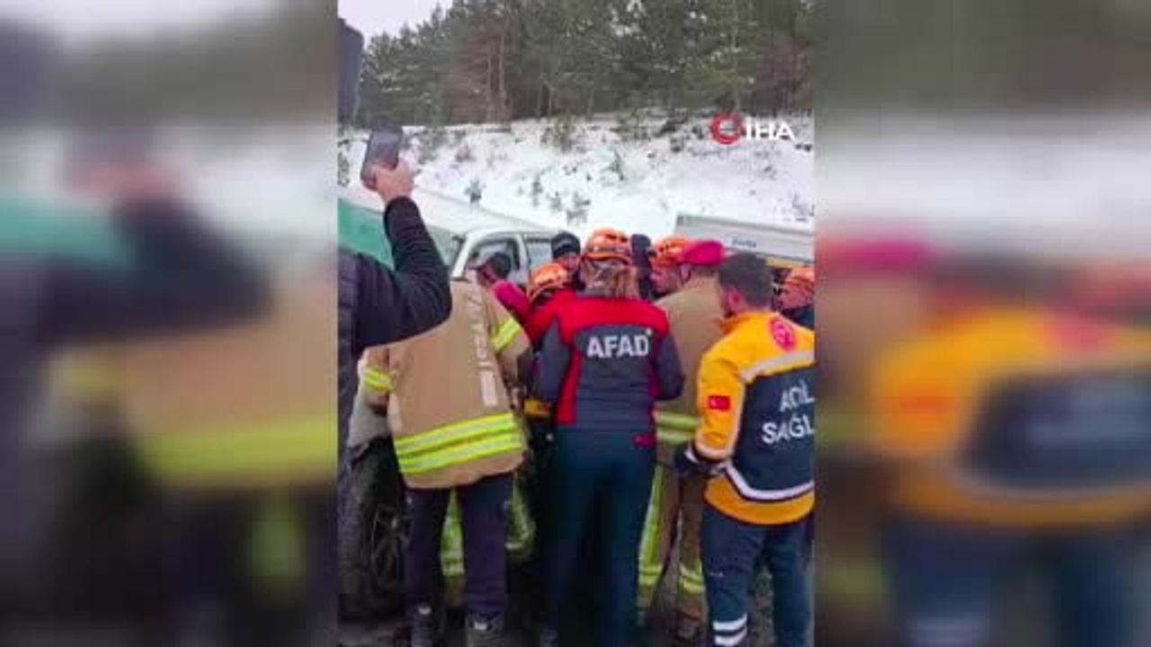 Tokat’ta Kamyonet ve Tır Çarpışması: 1 Ölü, 2 Yaralı