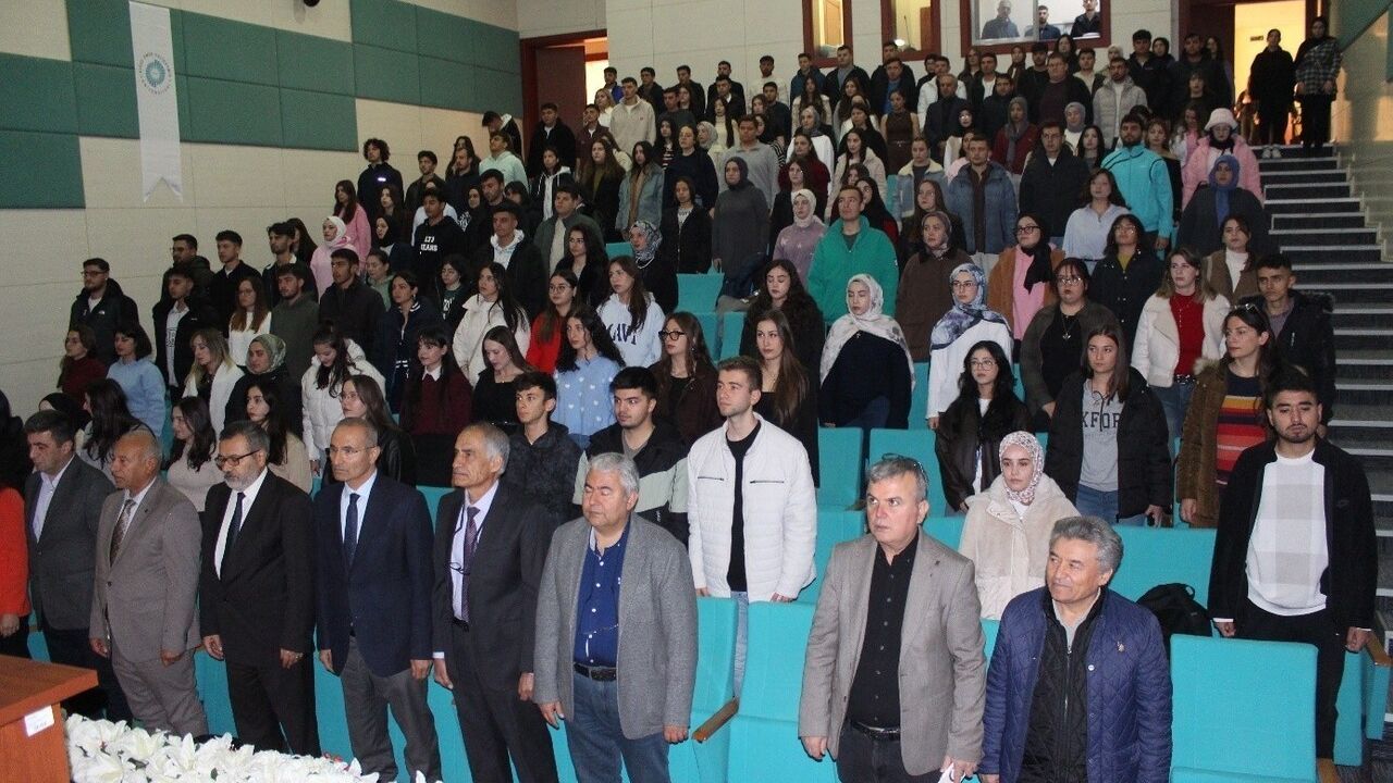 Toprağın Önemi Üniversite Öğrencilerine Anlatıldı