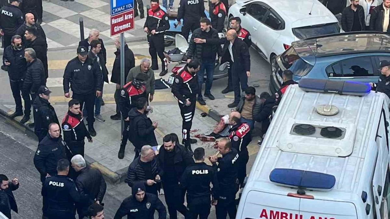 Trabzon'da Bıçaklı Kavga: 8 Yaralı, 1 Kişi Ağır Yaralı