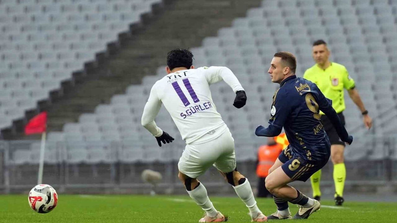 Trendyol Süper Lig'de Eyüpspor ile Fenerbahçe Karşılaşıyor