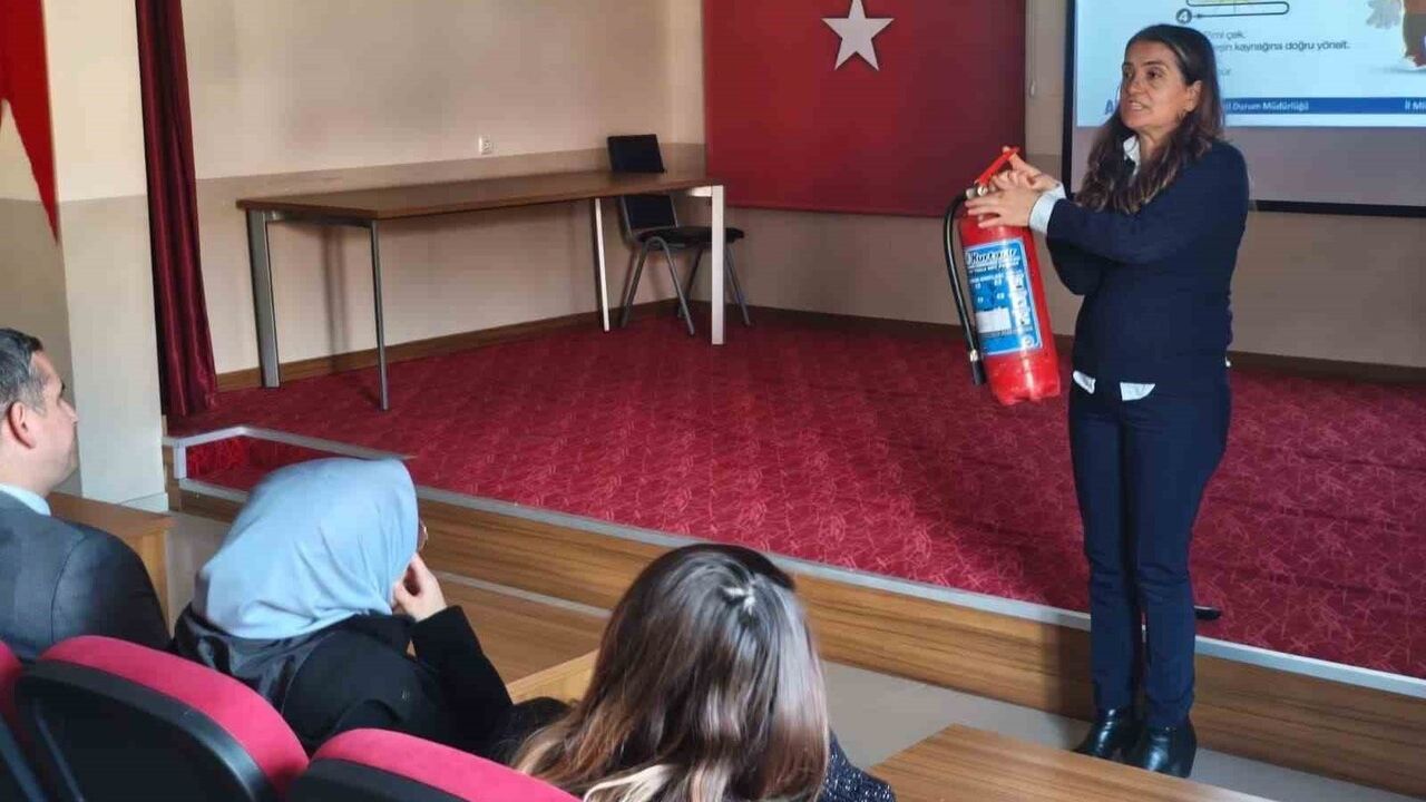 Tunceli'de Afet Bilinci Eğitimleri Devam Ediyor