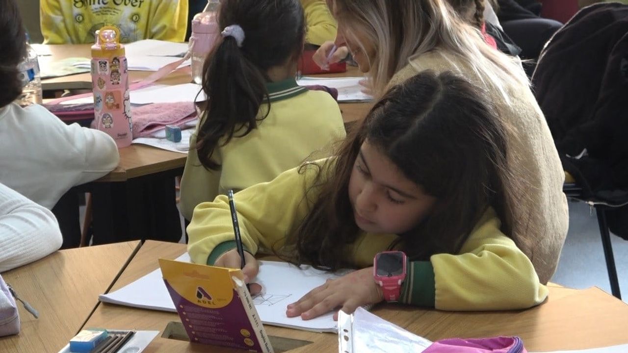 Tunceli'de Sanatla Kendini Keşfeden Çocuklar