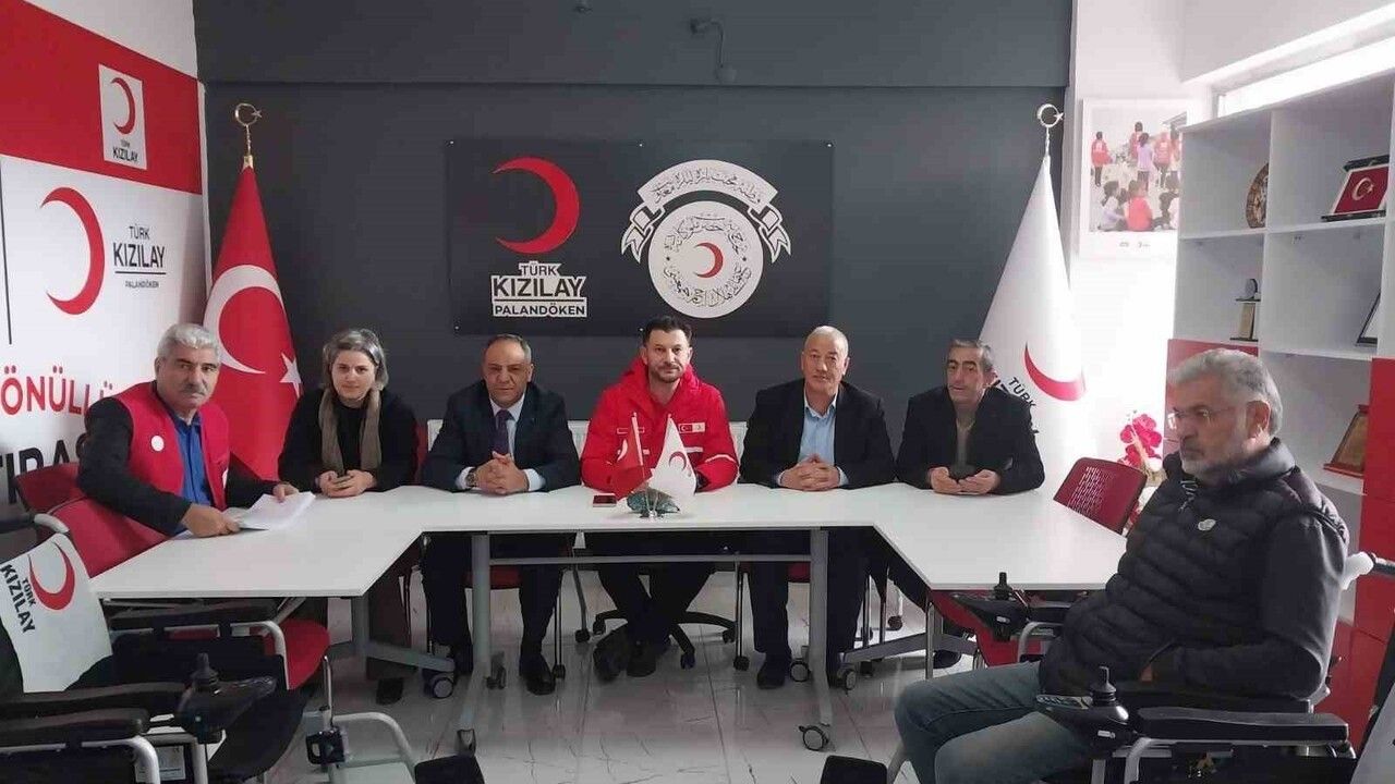 Türk Kızılay Palandöken Şubesi'nden Engellilere Destek