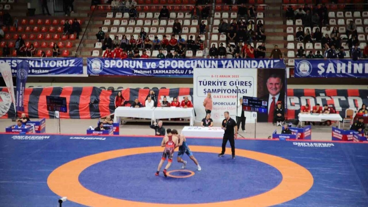 Türkiye Güreş Şampiyonası Gaziantep'te Gerçekleşti
