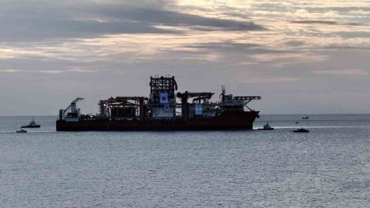 Türkiye'nin 6. Sondaj Gemisi 'West Dorado' Mersin'e Ulaştı