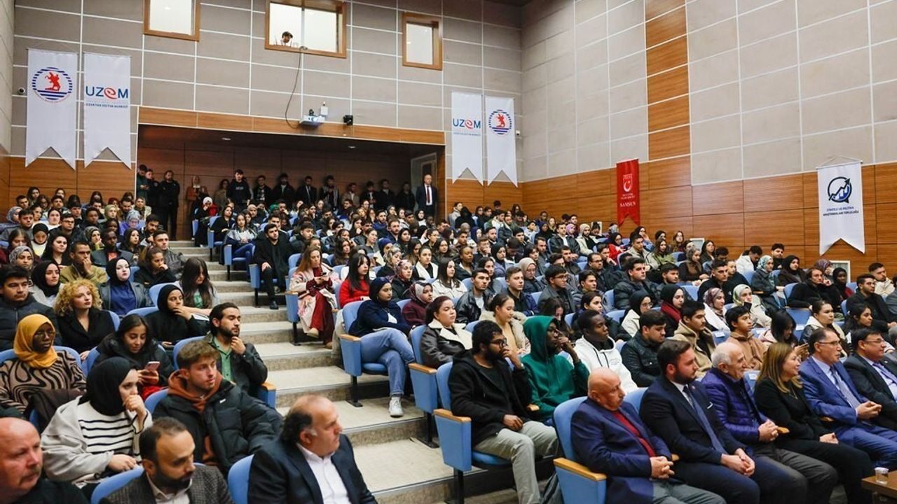 Türkiye'nin Sivil Bir Anayasaya İhtiyacı Var