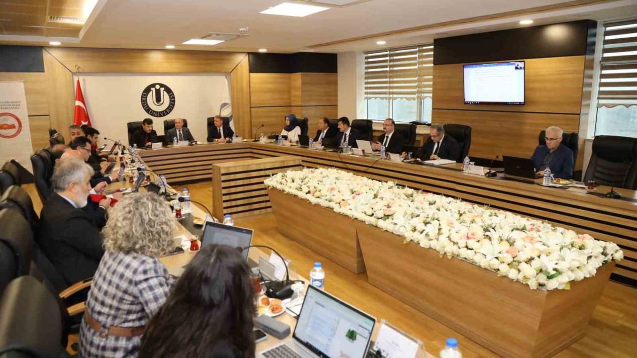 ÜAK Yönetim Kurulu Toplantısı Ordu Üniversitesi'nde Gerçekleşti