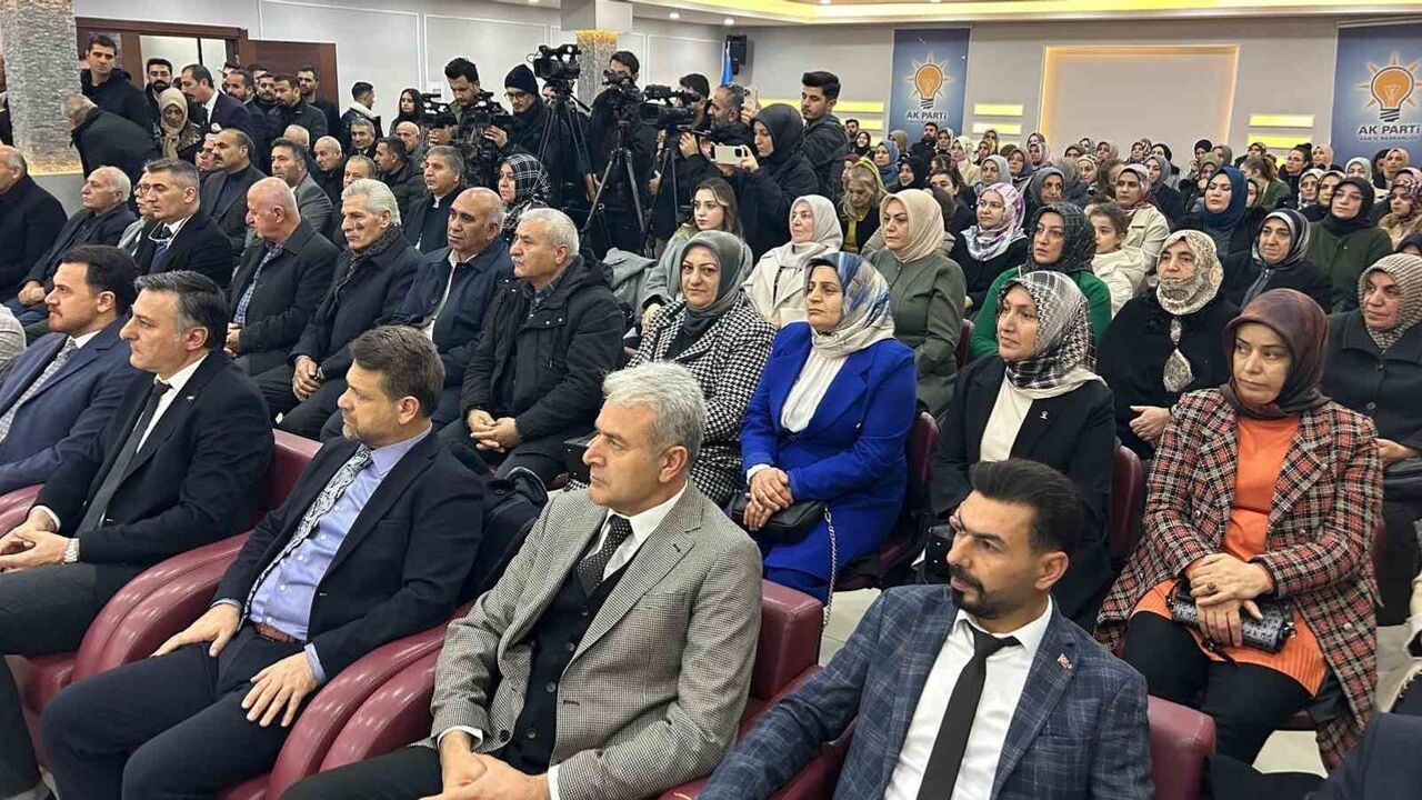 Ulaştırma ve Altyapı Bakanı Uraloğlu Van'da