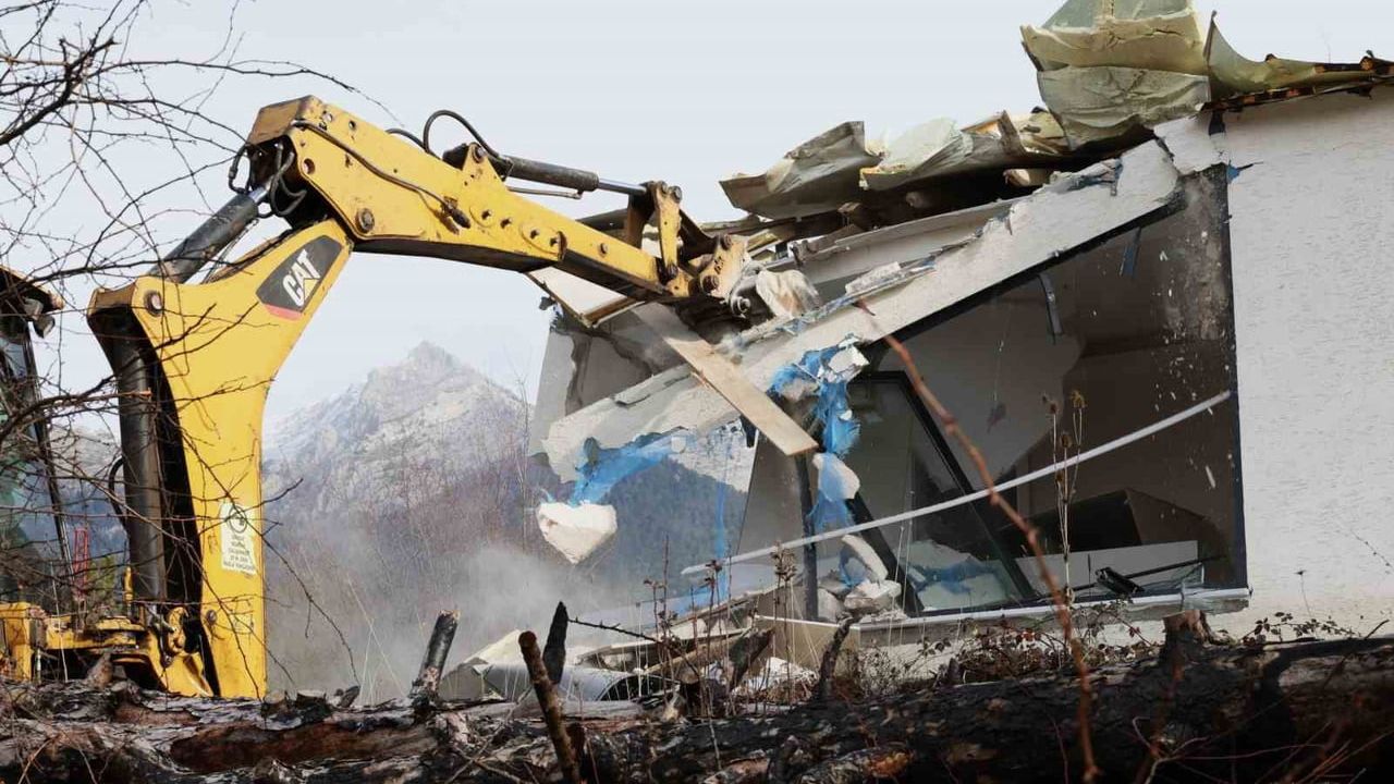 Uludağ'da Kaçak Yapı Yıkıldı